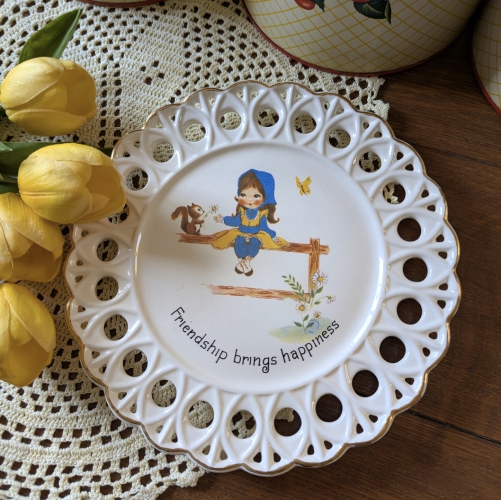 VTG Handmade  Cottagecore Friendship Decorative Lace Trim Ceramic Plate